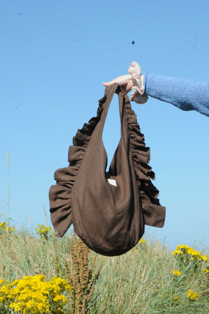Slouchy Ruffle Bag in Chocolate
